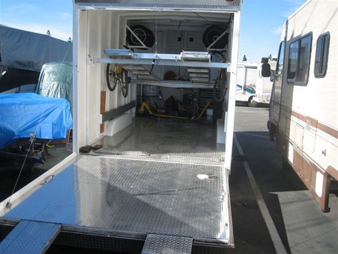 2005-trailers-unlimited-enclosed-stacker