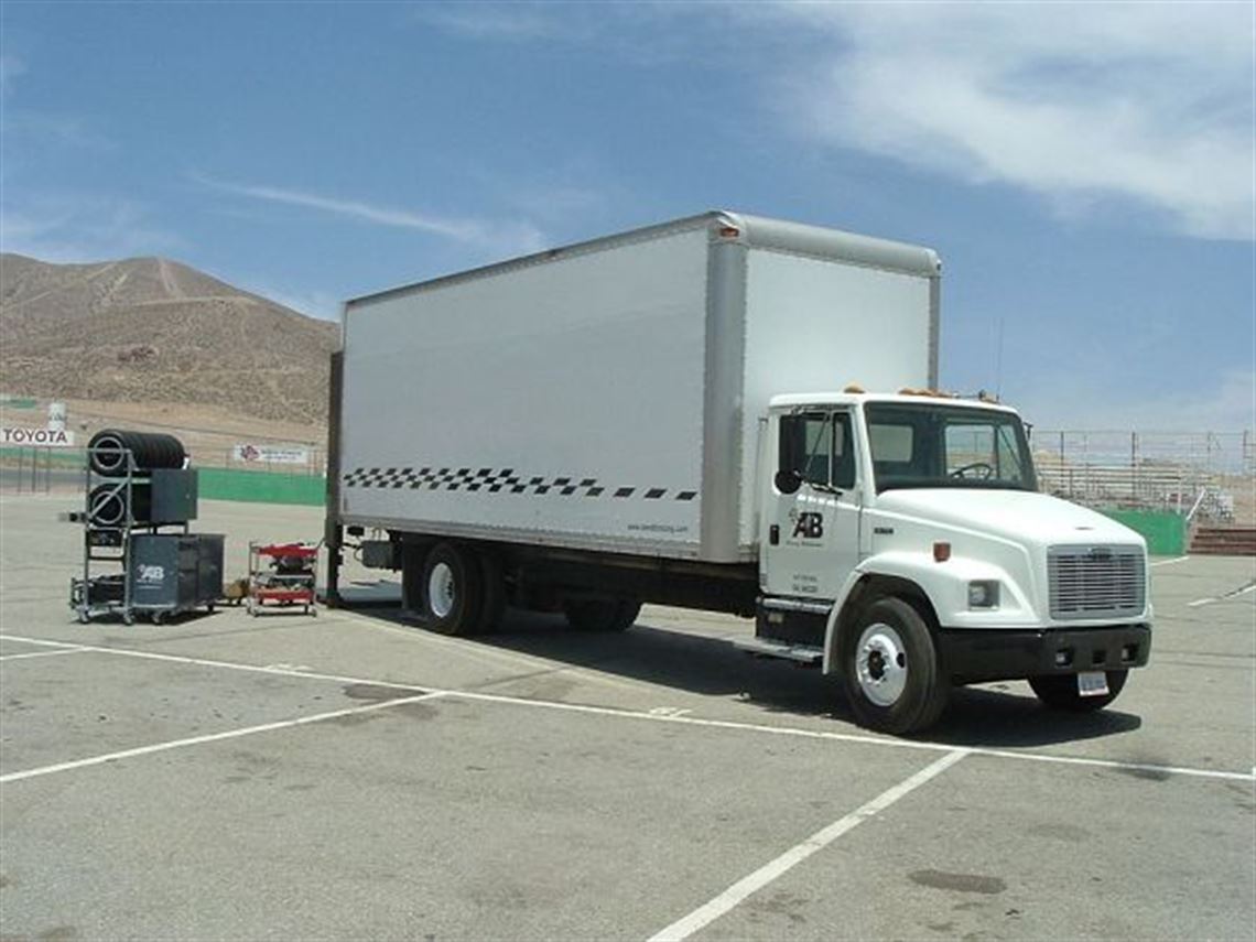 2000-freightliner-fl-70-box-truck