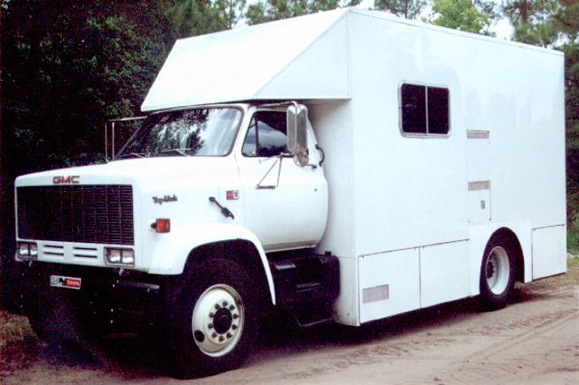 custom-racers-motorhome