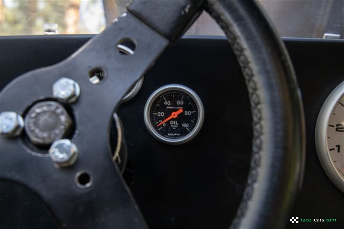 1969-triumph-tr6-cp-race-car