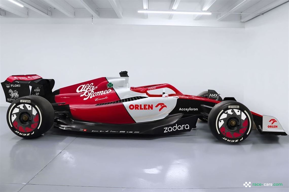 2022-alfa-romeo-f1-team-official-show-car