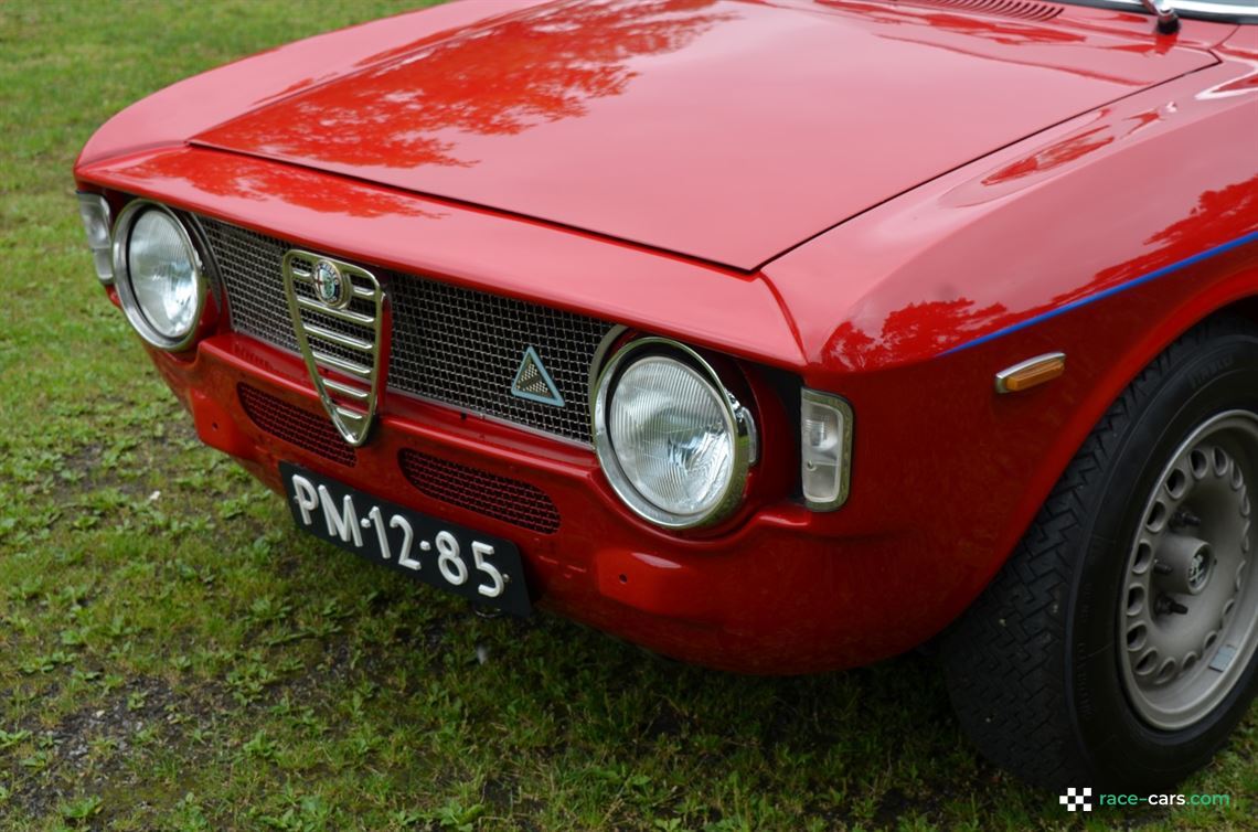 1967-alfa-romeo-gt-junior-in-gta-looks-with-2