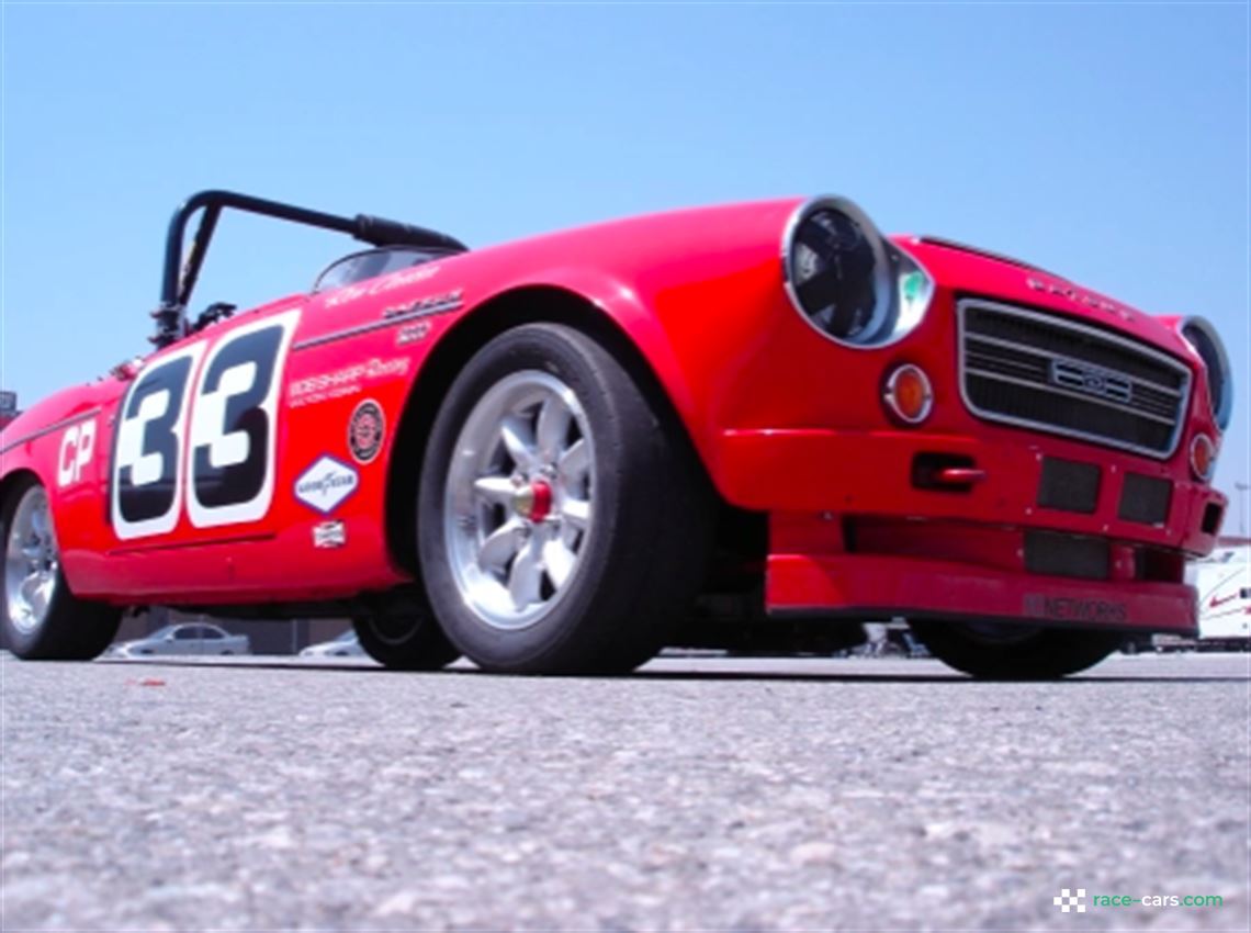 vintage-1967-2000-datsun-roadster-racecar