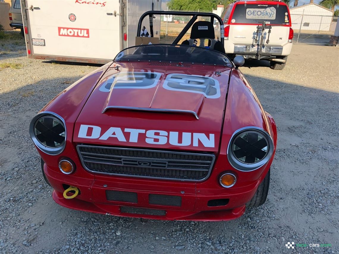 vintage-1967-2000-datsun-roadster-racecar