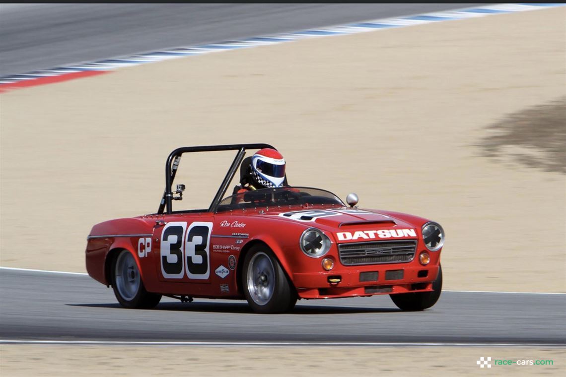 vintage-1967-2000-datsun-roadster-racecar