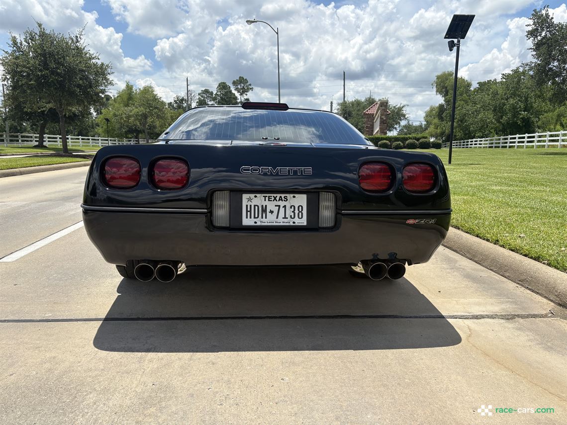 1990-corvette-zr1