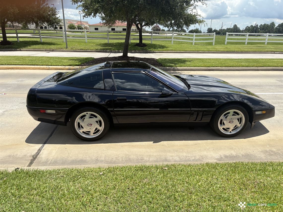 1990-corvette-zr1