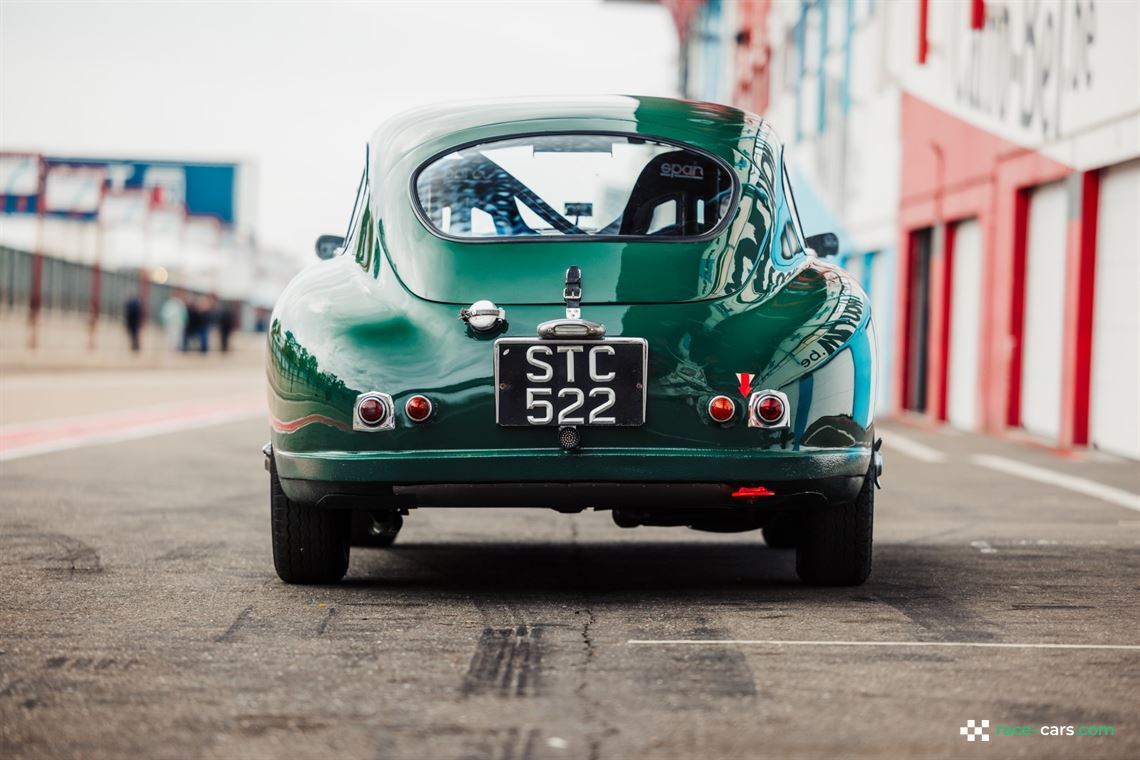 1954-aston-martin-db24