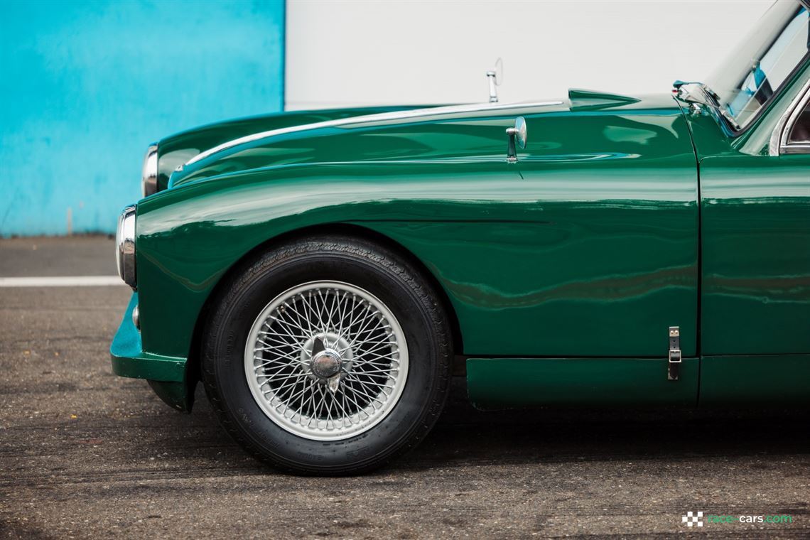 1954-aston-martin-db24
