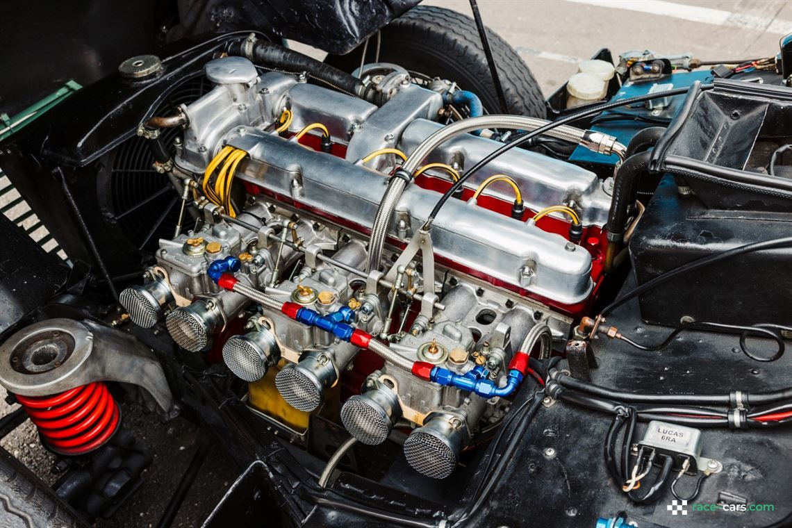 1954-aston-martin-db24