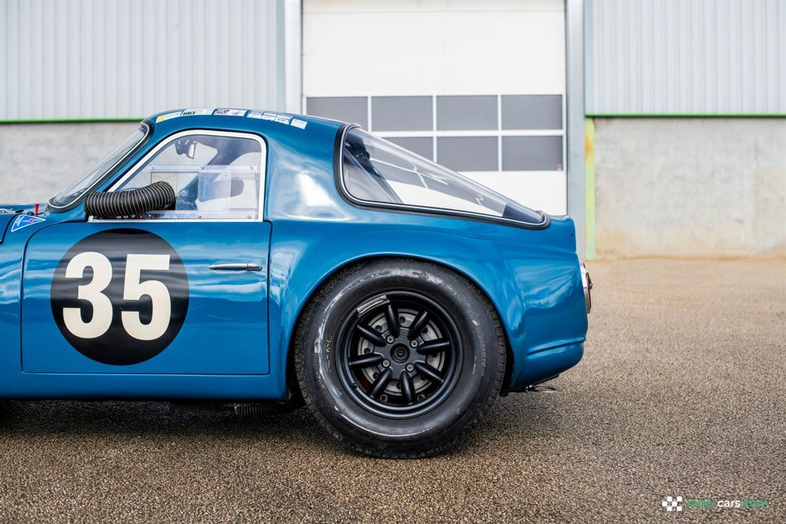 1965-tvr-griffith-400-by-nigel-reuben