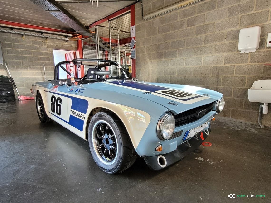 kas-kastner-inspired-triumph-tr6