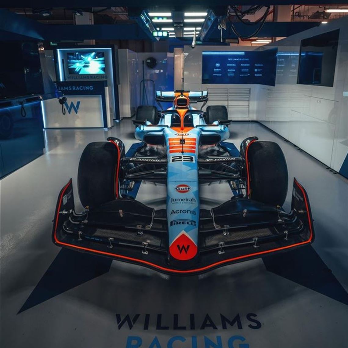 2023-williams-racing-fw45-official-show-car