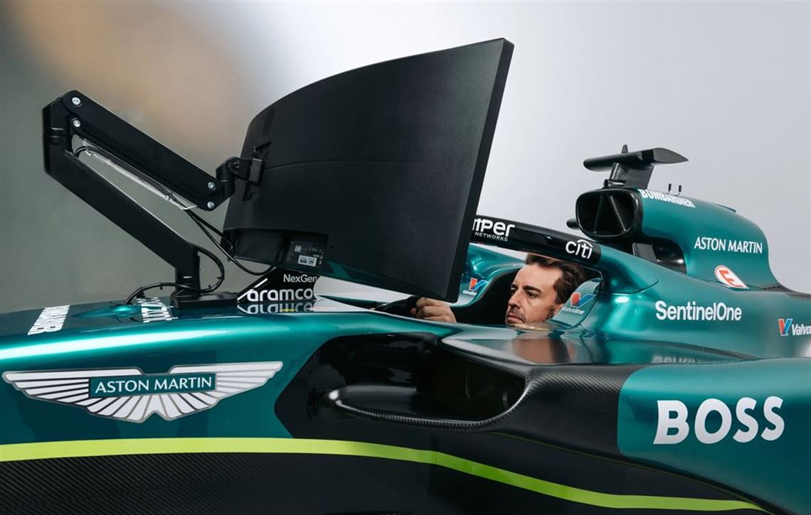 aston-martin-aramco-amr24-f1-team-simulator