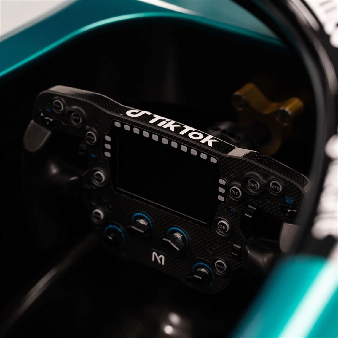 race-cars.com - Aston Martin Aramco AMR24 F1 Team Simulator