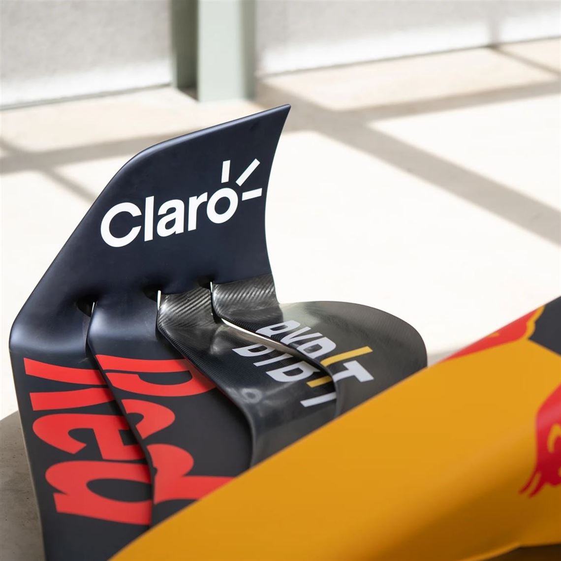 official-2022-oracle-red-bull-racing-rb18-f1