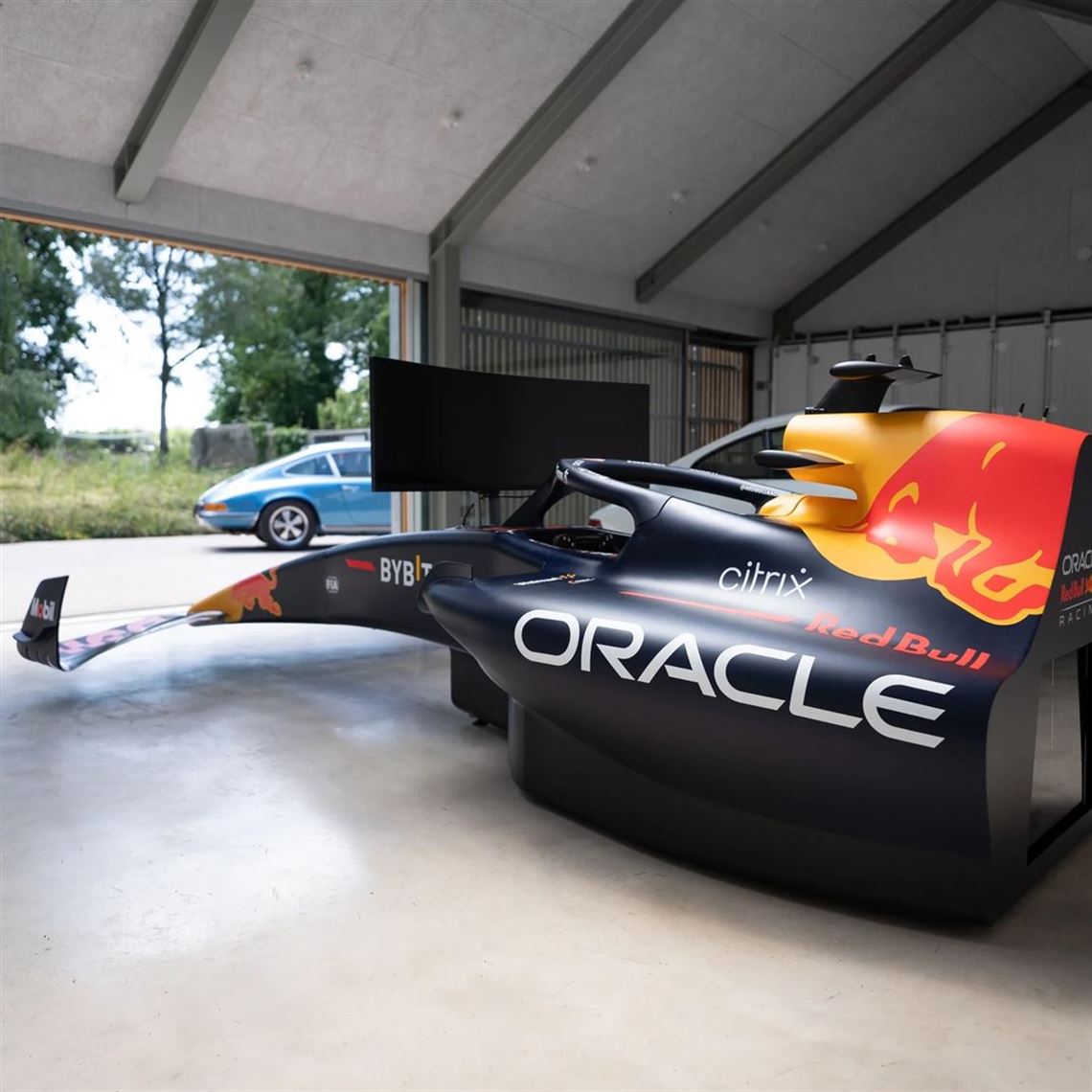 official-2022-oracle-red-bull-racing-rb18-f1