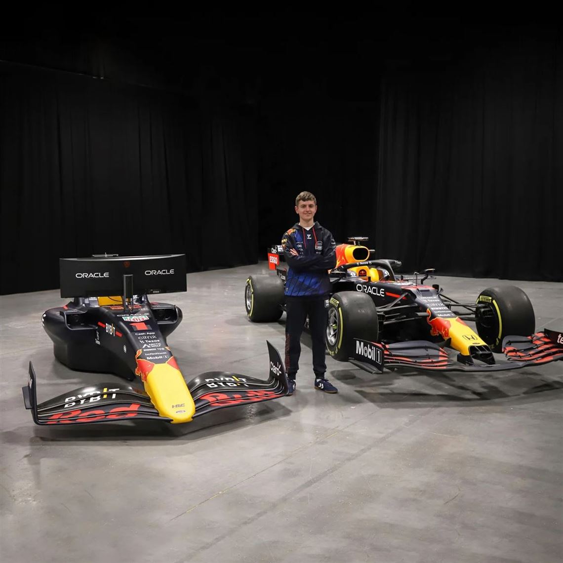 official-2022-oracle-red-bull-racing-rb18-f1