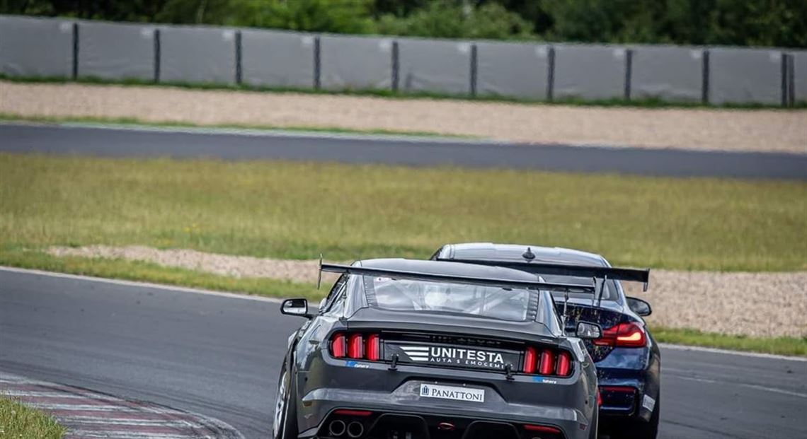 ford-mustang-gt4