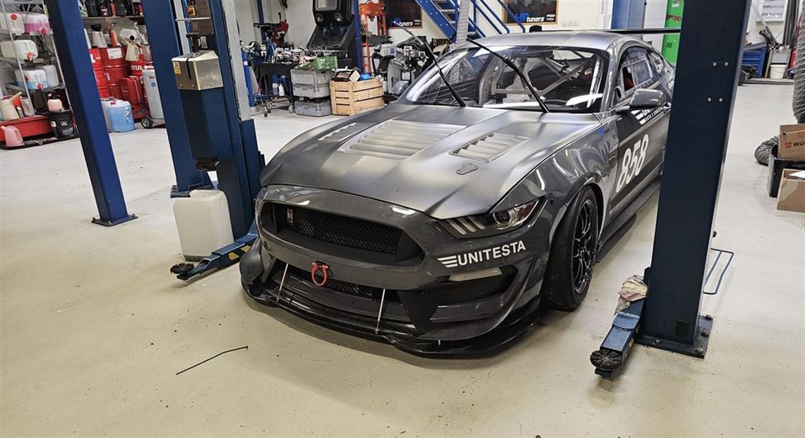 ford-mustang-gt4