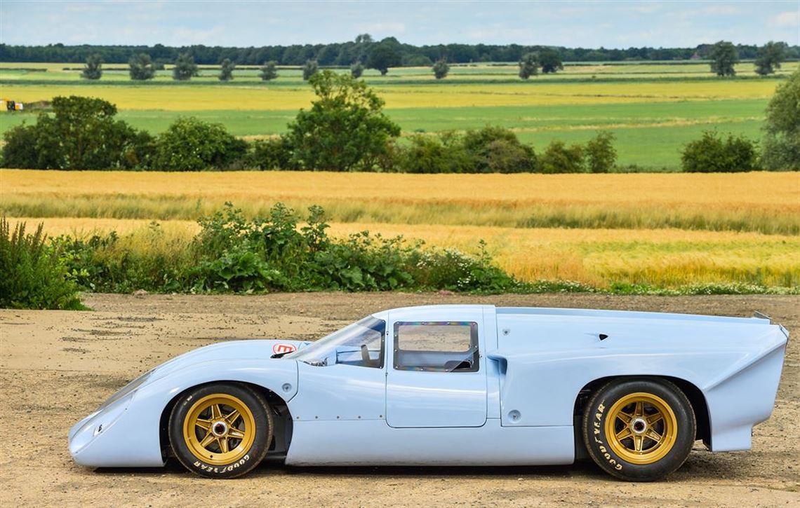 lola-t70-mk3b