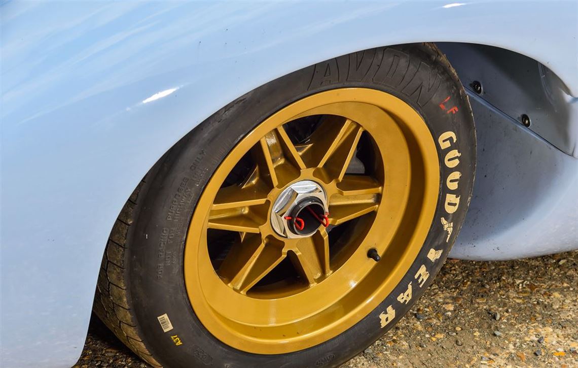 lola-t70-mk3b