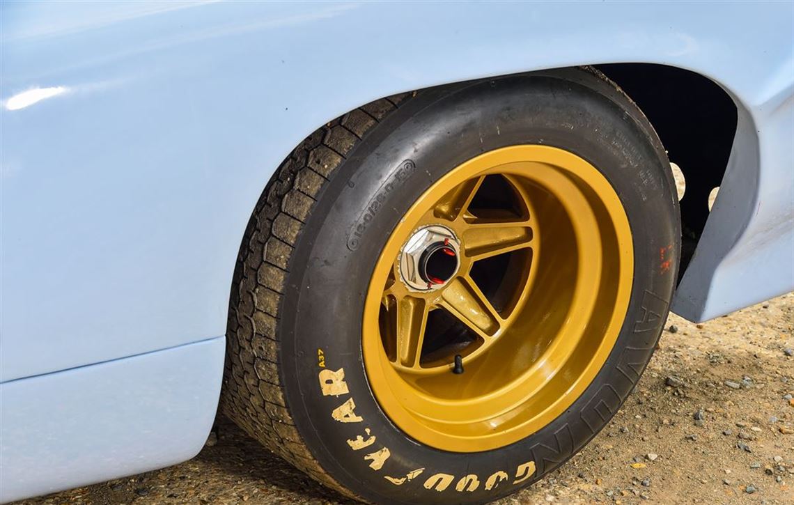 lola-t70-mk3b
