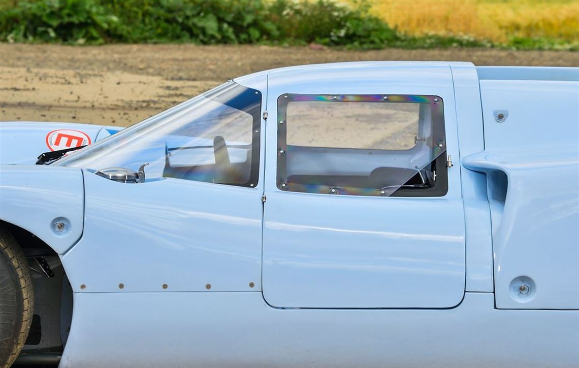 lola-t70-mk3b