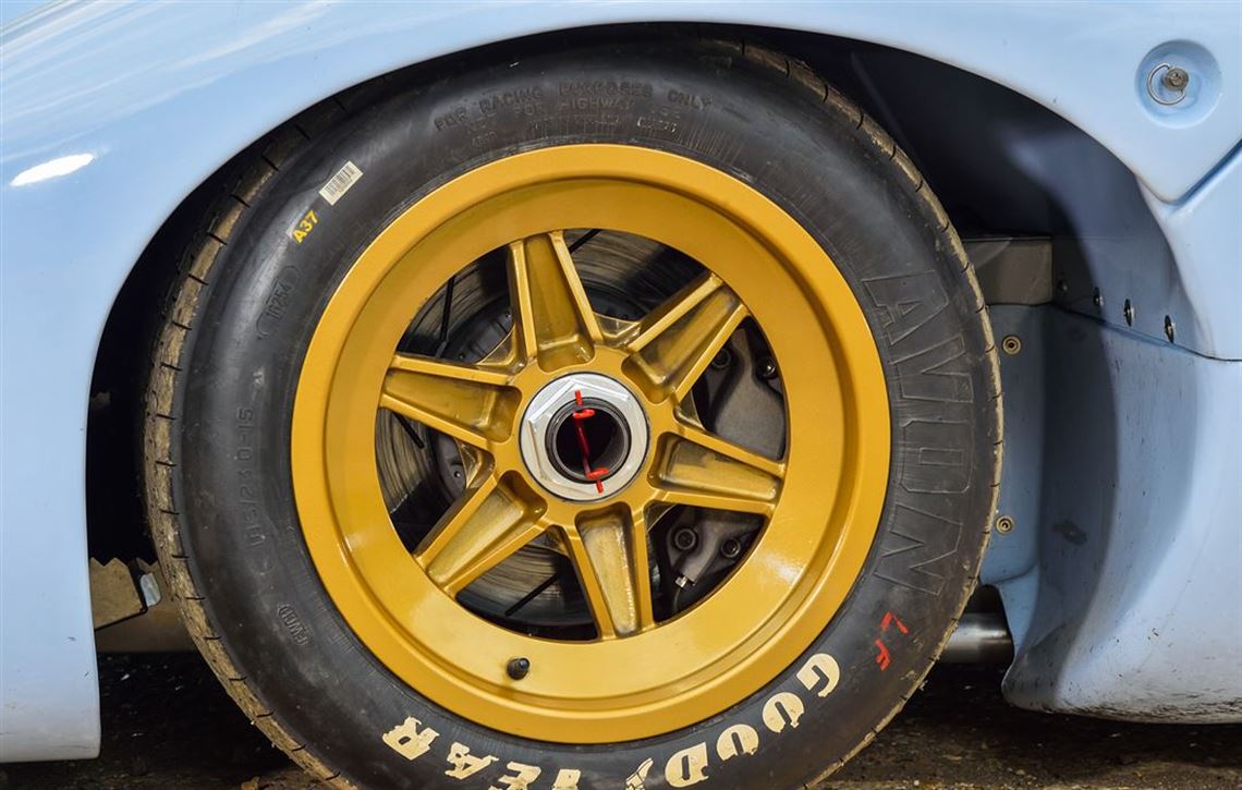 lola-t70-mk3b