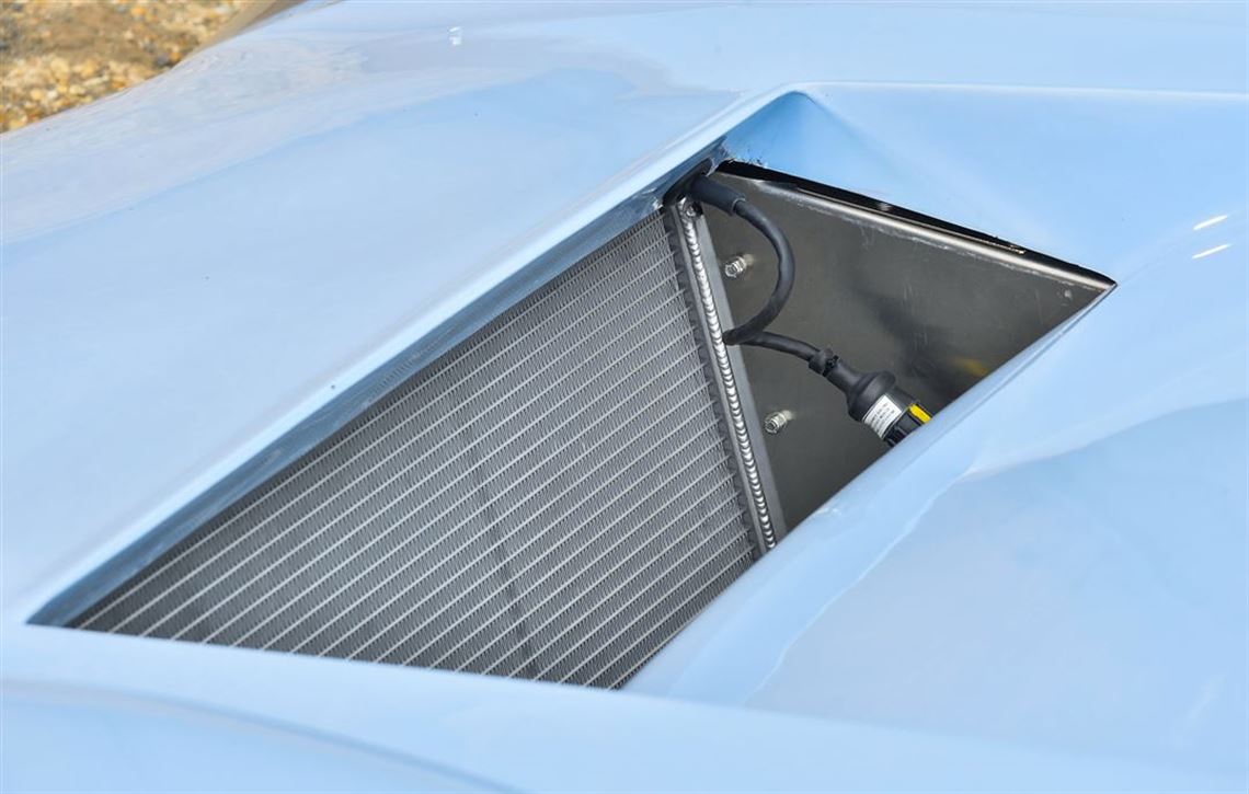 lola-t70-mk3b