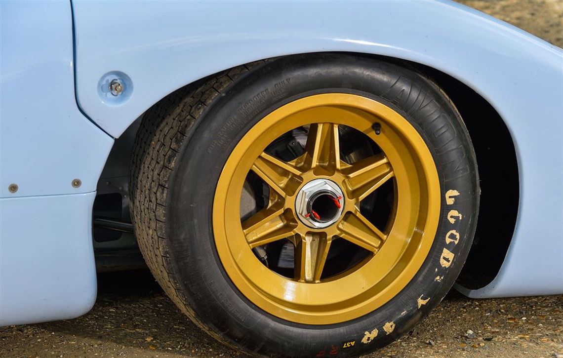 lola-t70-mk3b
