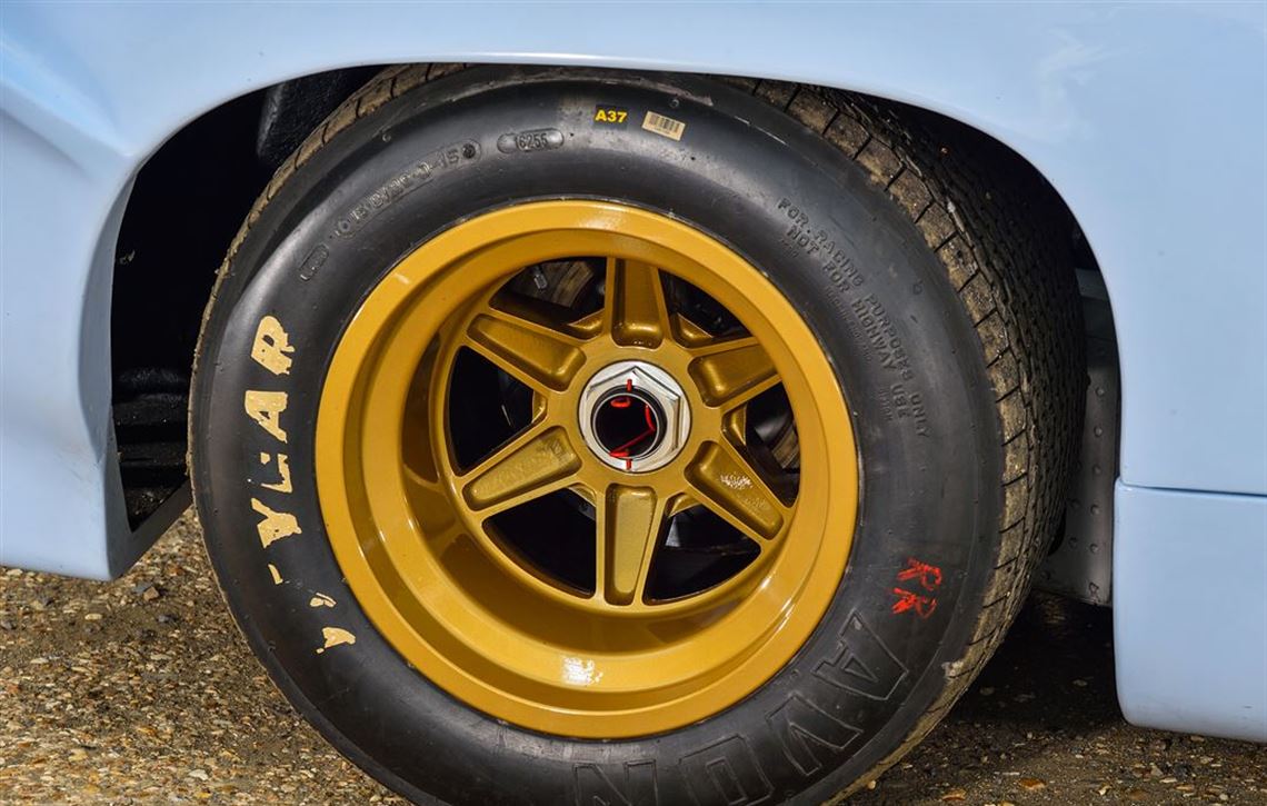 lola-t70-mk3b