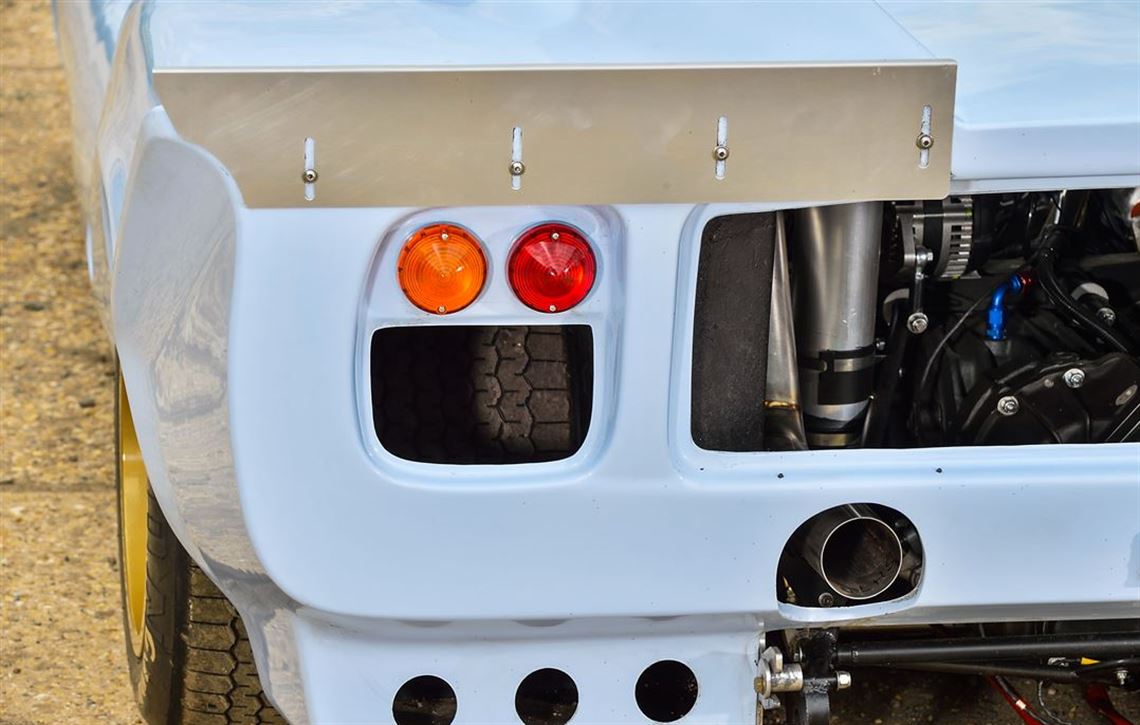 lola-t70-mk3b