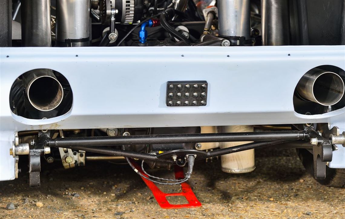 lola-t70-mk3b