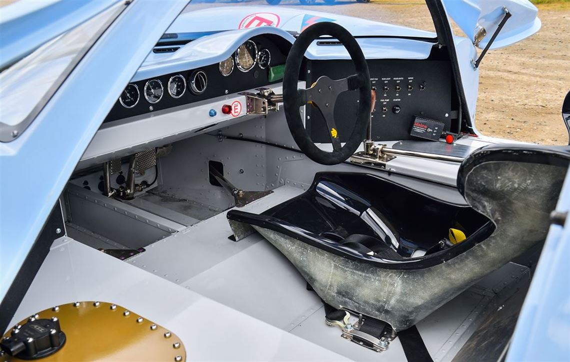 lola-t70-mk3b