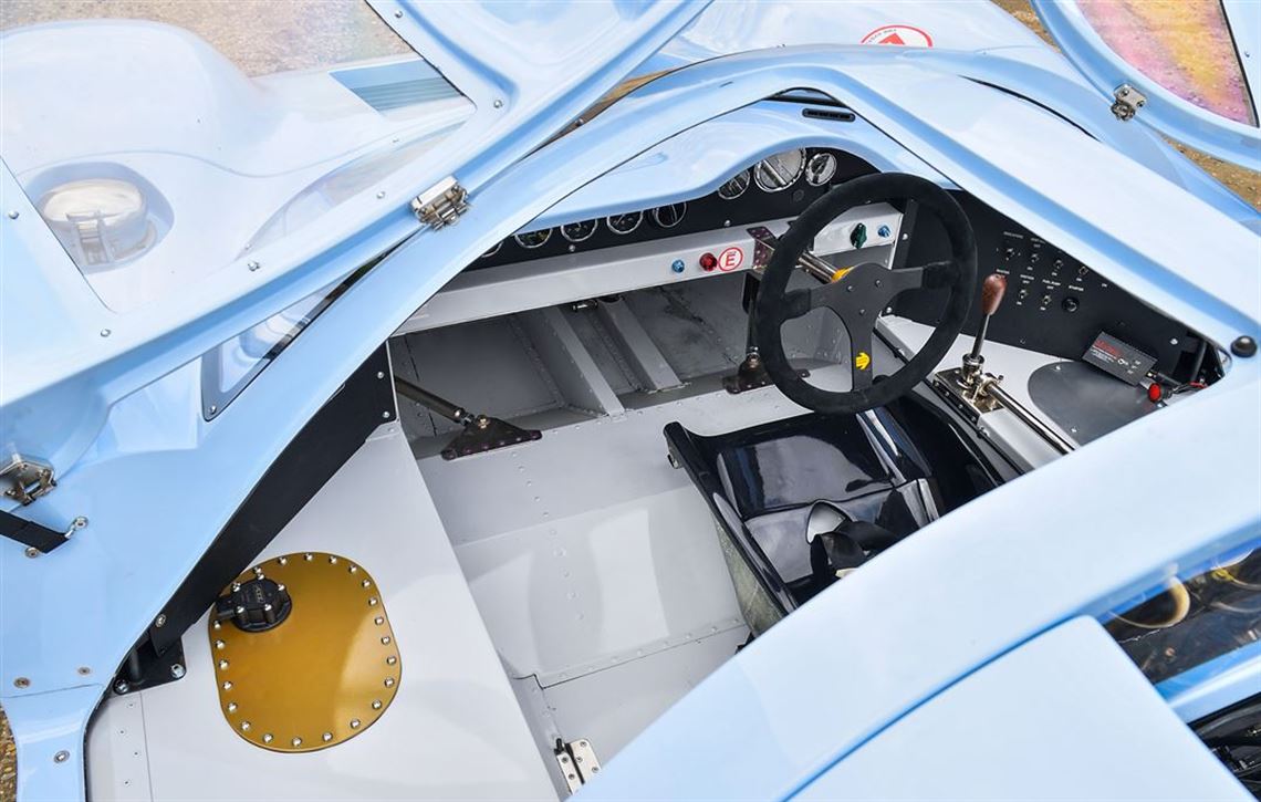 lola-t70-mk3b