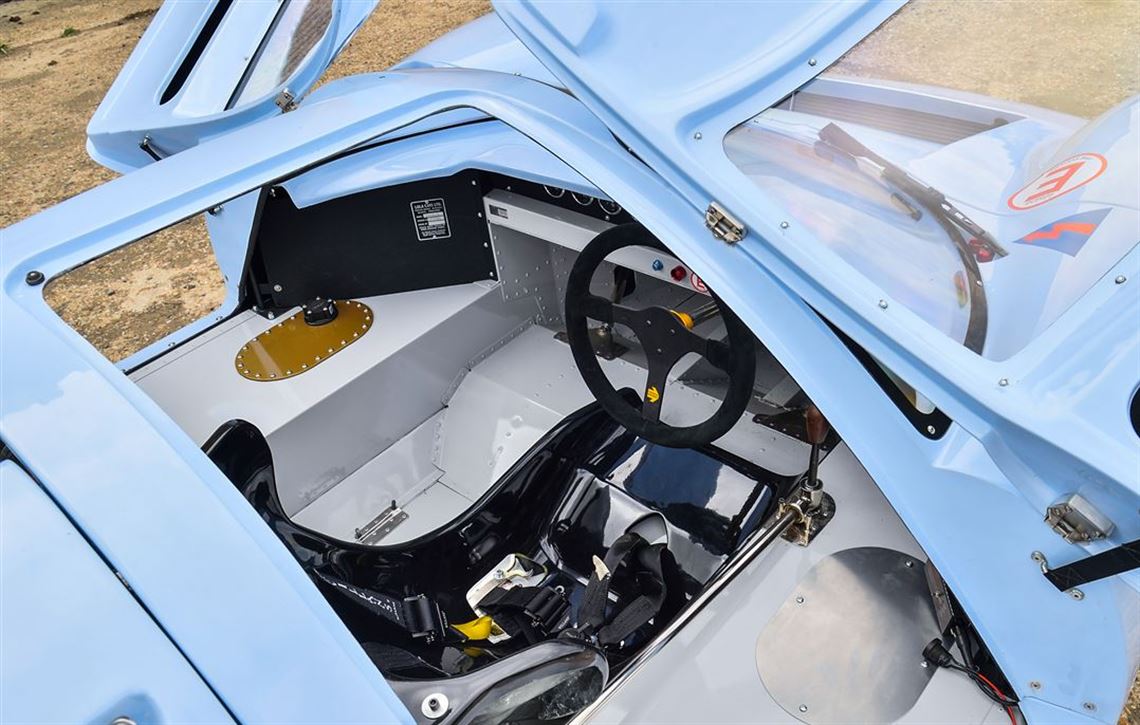 lola-t70-mk3b