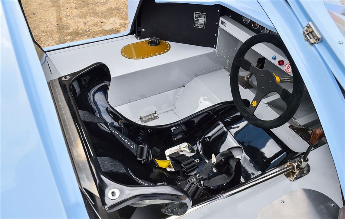 lola-t70-mk3b