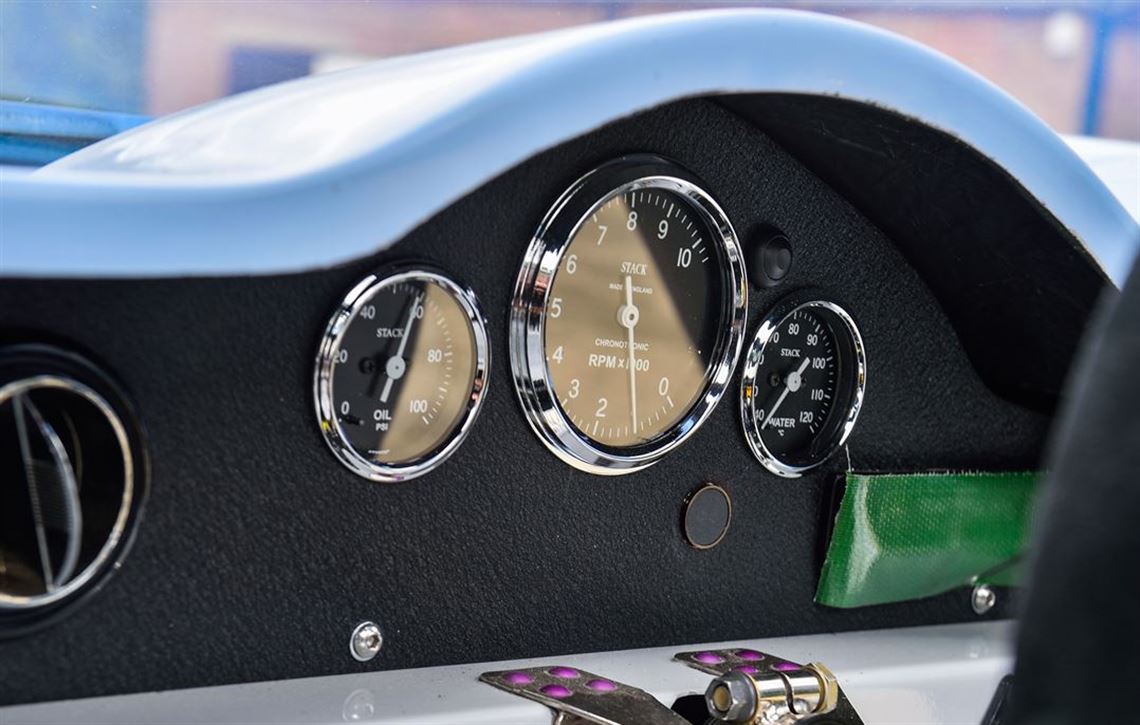 lola-t70-mk3b