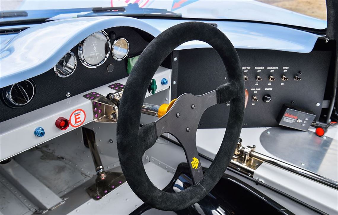 lola-t70-mk3b