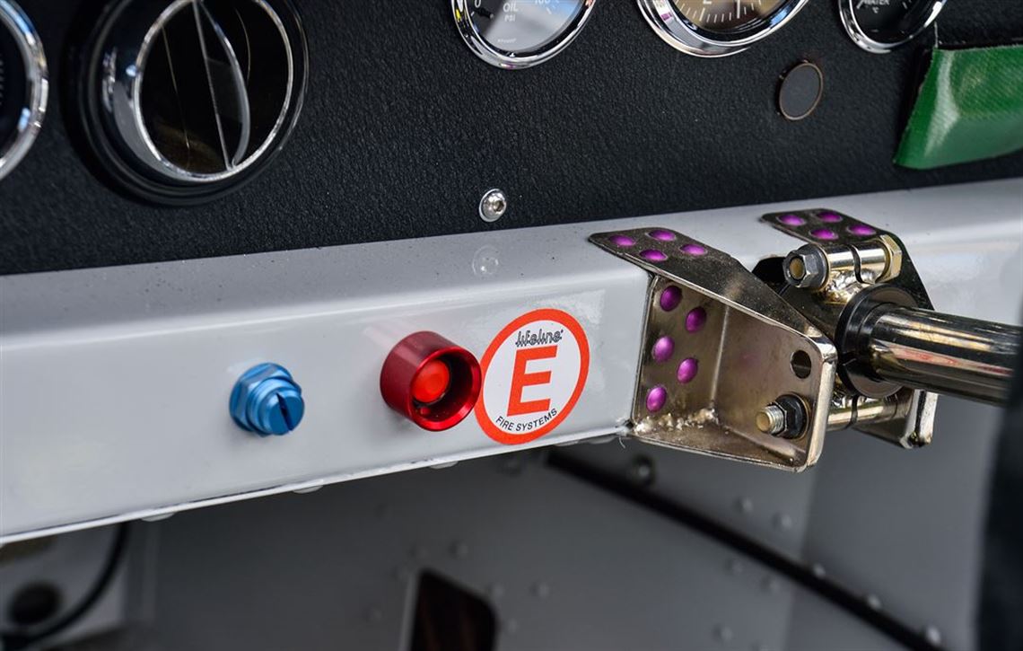 lola-t70-mk3b