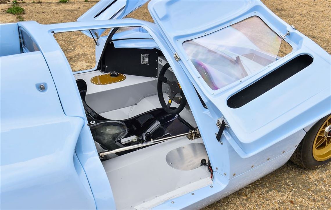 lola-t70-mk3b